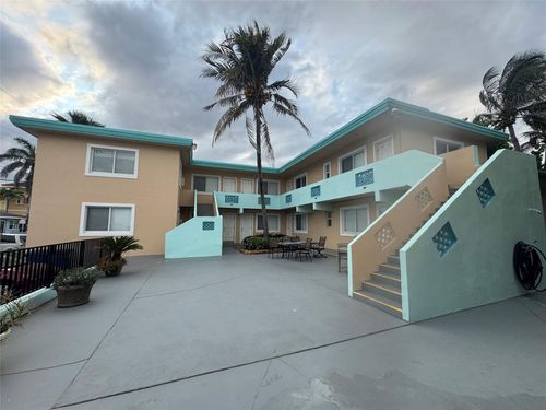 2-323 Monroe St, HOLLYWOOD, FL, 33019-2010 | Card Image