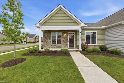 301 Cathedral St, Smithfield, VA, 23430-2588 | Card Image