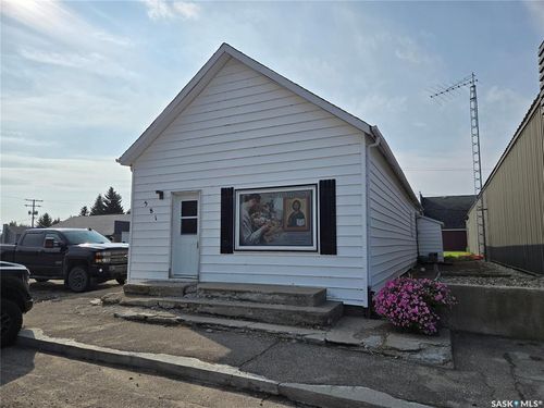 581 Railway Ave, Grayson, SK, S0A2P1 | Card Image