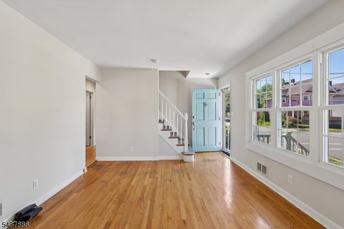 251 Main St, East Rutherford, NJ, 07073-1734 | Card Image