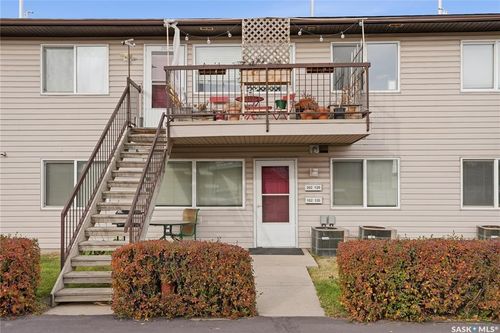 102-120 Av C N, Saskatoon, SK, S7L7M3 | Card Image