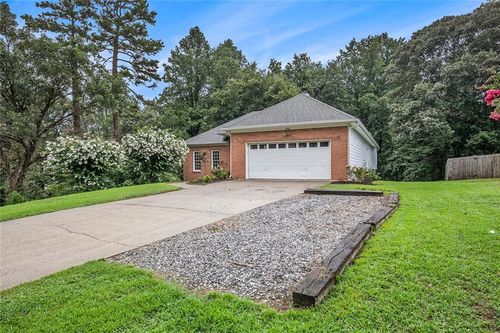2705 Stratfield Dr, Cumming, GA, 30041-8283 | Card Image