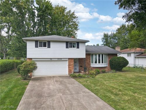 29408 Stewart Dr, North Olmsted, OH, 44070-4807 | Card Image