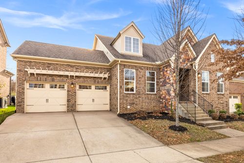 949 Ryecroft Ln, Franklin, TN, 37064-1589 | Card Image