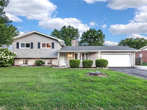 210 Pleasant Ridge Rd, Fairview Heights, IL, 62208-1207 | Card Image