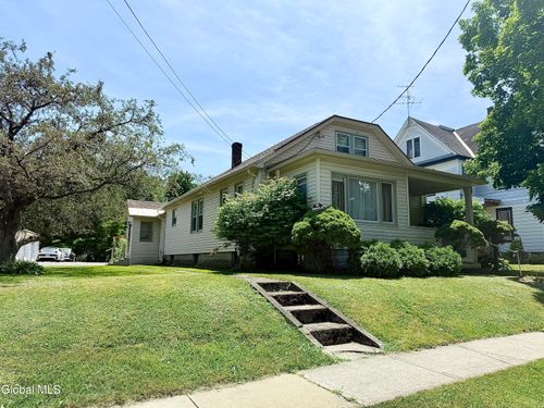 8 Pennsylvania Avenue, Johnstown, NY, 12095 | Card Image