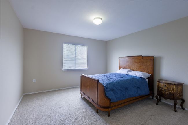 Bedroom #4, with lots of natural light | Image 17