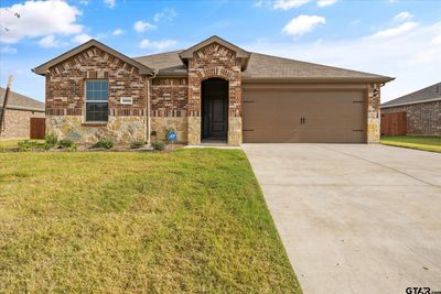 1006 Hidden Valley Dr, House other with 3 bedrooms, 2 bathrooms and null parking in Chandler TX | Image 1