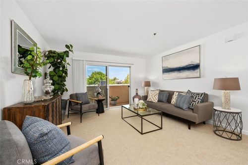 unit-338-4501 Cedros Ave, Sherman Oaks, CA, 91403-2840 | Card Image