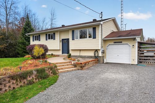 901 Ferguson Rd, Ashton, ON, K0A1B0 | Card Image