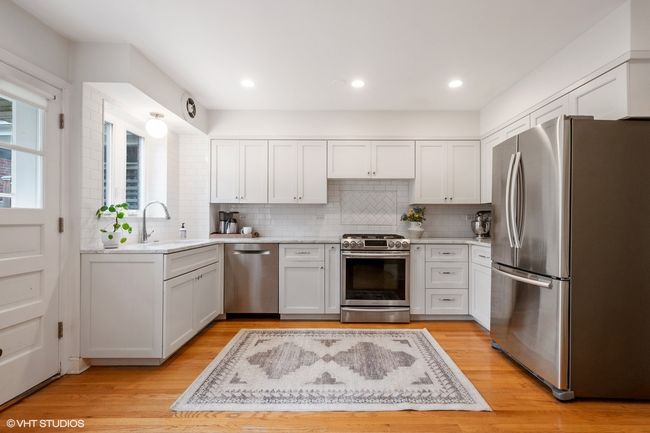 2546 Marcy Ave, Townhouse with 3 bedrooms, 2 bathrooms and 2 parking in Evanston IL | Image 7