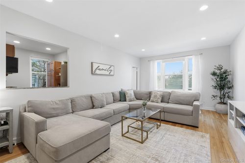 1c5-101 Old Mamaroneck Rd, White Plains, NY, 10605-2441 | Card Image