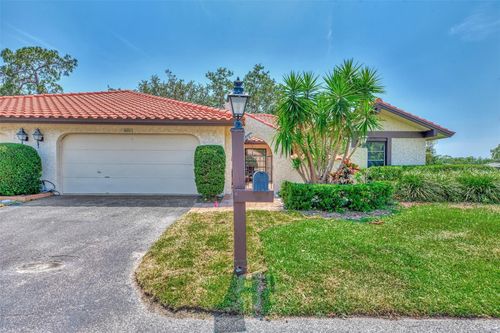 5651-5651 Golf Pointe Dr, Sarasota, FL, 34243-3613 | Card Image
