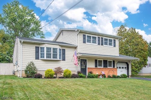 150 College View Dr, Hackettstown, NJ, 07840-1023 | Card Image