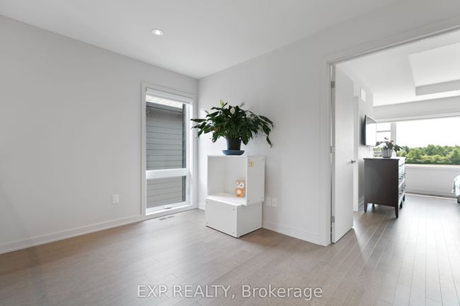 244 Shuttleworth Dr, House attached with 3 bedrooms, 3 bathrooms and 1 parking in Gloucester ON | Image 27