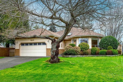 4604 Sunnymead Way, Victoria, BC, V8Y3B7 | Card Image