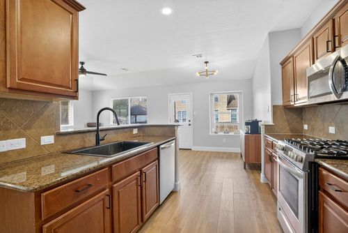 394 Verano Cir, Kyle, TX, 78640-5769 | Card Image