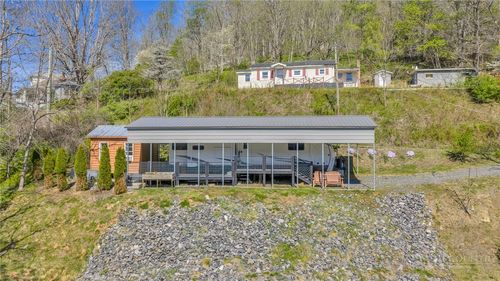 237 A St, Lansing, NC, 28643-9365 | Card Image