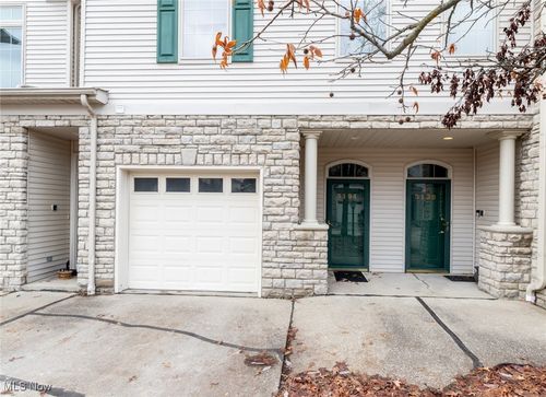 3194 Richmond Rd, Beachwood, OH, 44122-3269 | Card Image