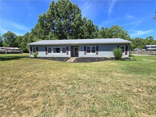 204 Everett St, Grand River, OH, 44045-8228 | Card Image
