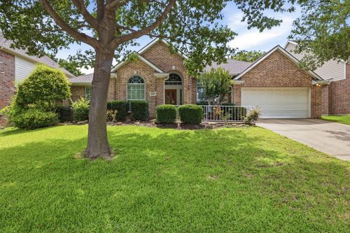 917 Water Oak Drive, Grapevine, TX, 76051 | Card Image