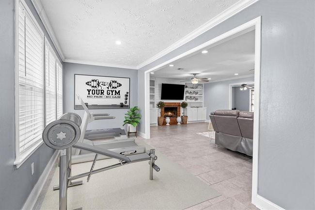1st Floor: VIRTUALLY STAGED: Bonus Room (25 X 7) | Image 13