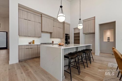 sienna-xl-7689 W Lookout View St, Meridian, ID, 83646-1760 | Card Image