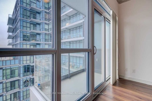 2109 - 210 Simcoe St, Condo with 1 bedrooms, 1 bathrooms and null parking in Toronto ON | Image 10