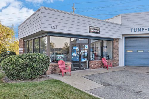 G-4112 S Dort Hwy, Burton, MI, 48529-1812 | Card Image