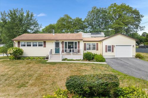 2 Whittle St, Mystic, CT, 06355-1312 | Card Image