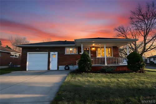 9605 Greenwald Ave, Niagara Falls, NY, 14304-2830 | Card Image