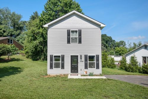 1048 Preston St, Radford, VA, 24141-2828 | Card Image