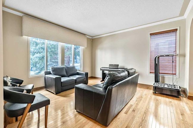 12940 Candle Crescent Sw, Home with 4 bedrooms, 4 bathrooms and 6 parking in Calgary AB | Image 8