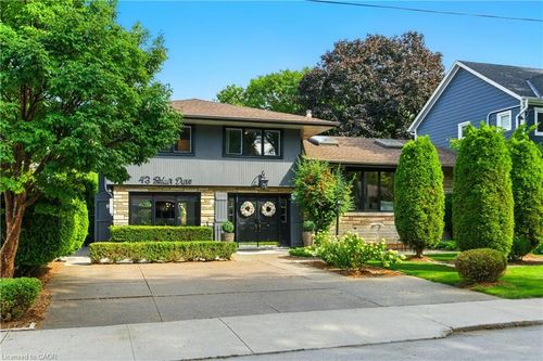 43 Belair Dr, Hamilton, ON, L9A2Z3 | Card Image