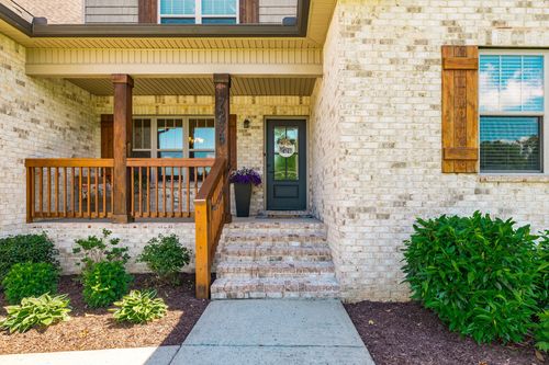 725 N Russell St, Portland, TN, 37148 | Card Image