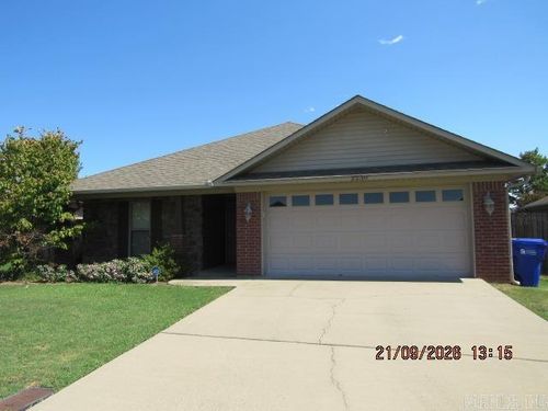 2230 Linda Dr, Conway, AR, 72032-8856 | Card Image