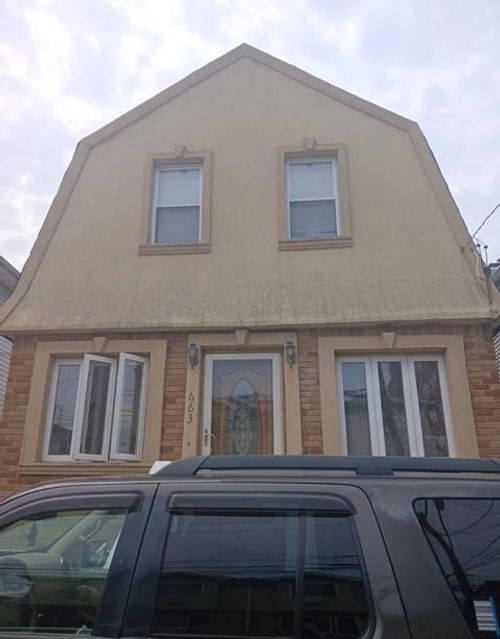 663 Nasby Pl, Far Rockaway, NY, 11691-2644 | Card Image