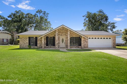 309 Jamaica Dr, Ocean Springs, MS, 39564-5531 | Card Image