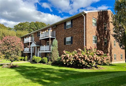 d1-395 Mendon Rd, North Smithfield, RI, 02896-6940 | Card Image