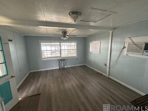 6871 Island Rd, Jarreau, LA, 70749-3006 | Card Image