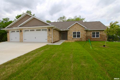 107 Samuel Ct, Washington, IL, 61571-4047 | Card Image