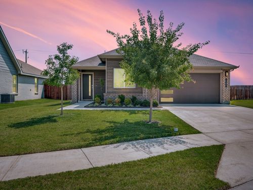 1504 Central Park Dr, Alvarado, TX, 76009-2642 | Card Image