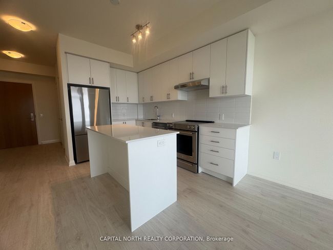 1907 - 8960 Jane St, Condo with 2 bedrooms, 1 bathrooms and 1 parking in Concord ON | Image 6