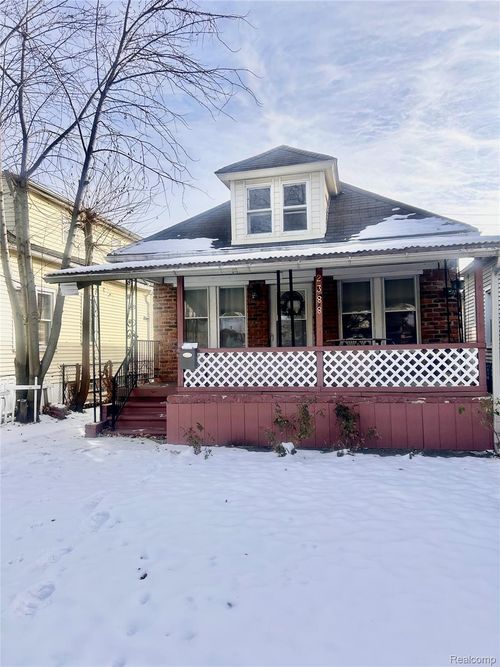 2388 Zinow St, Hamtramck, MI, 48212-2943 | Card Image