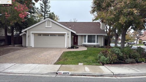 4824 Valley Way, Antioch, CA, 94531-7622 | Card Image