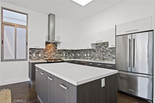 409-433 Pine Ave, Long Beach, CA, 90802-2349 | Card Image