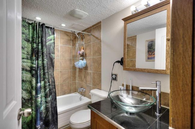 201 - 1719 11 Avenue Sw, Home with 2 bedrooms, 1 bathrooms and 1 parking in Calgary AB | Image 5