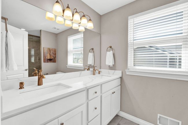 2512 E Maple Rd, House other with 4 bedrooms, 3 bathrooms and null parking in Troy MI | Image 20