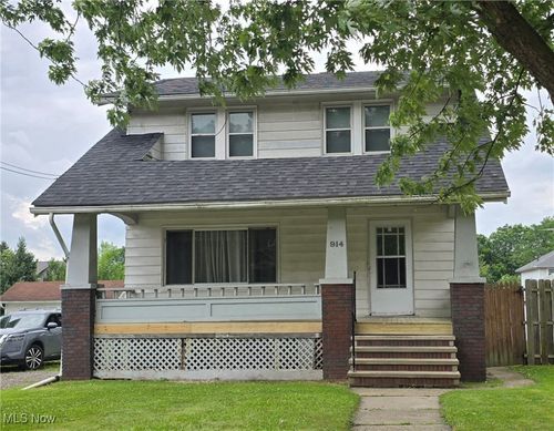 914 Dan St, Akron, OH, 44310-3439 | Card Image