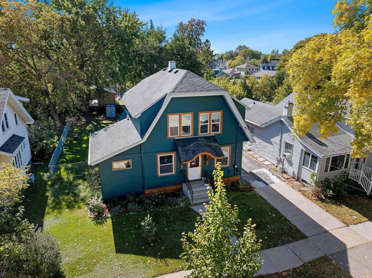 Broad St, Menasha, WI 54952